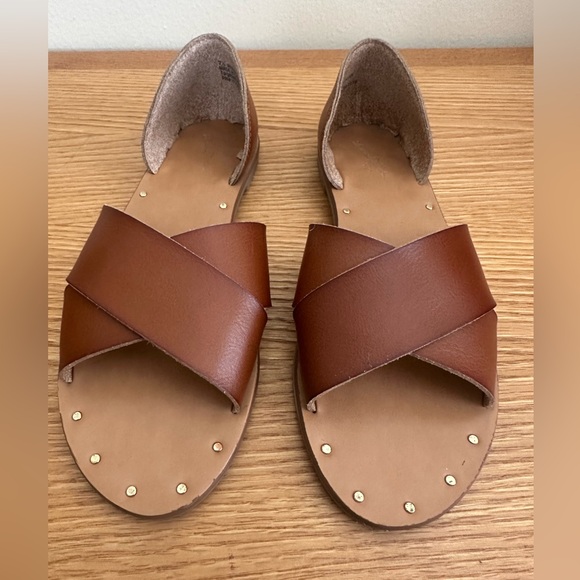 Universal Thread Sandals - Picture 2 of 6